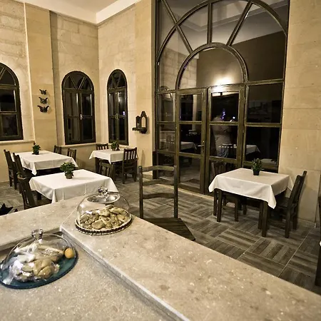 Hotell Cave 3*