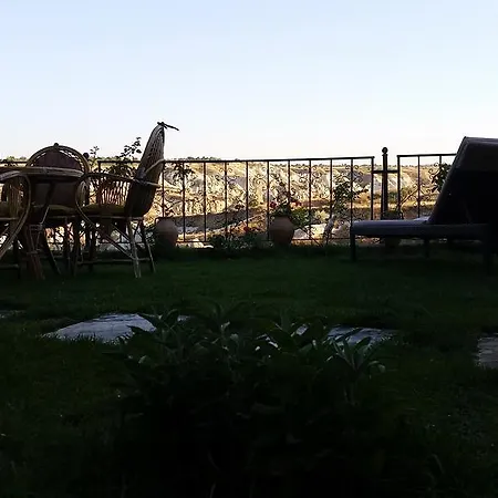 Hotell Cave 3*