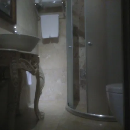 Cave Hotell